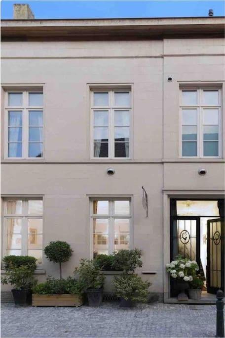 Townhouse Room Herenhuys Eeklo Exterior foto