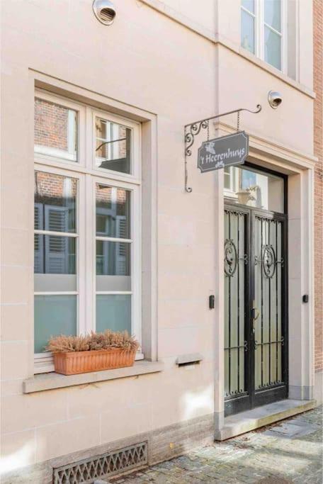Townhouse Room Herenhuys Eeklo Exterior foto
